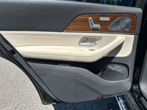 Used 2020 Mercedes-Benz GLS 450 4MATIC image 32