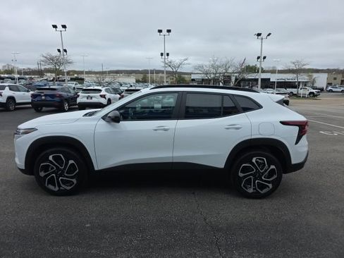 New 2026 Chevrolet Trax RS w/ Driver Confidence Package image 5