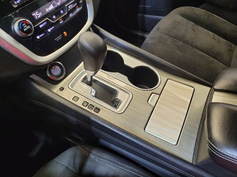 Used 2015 Nissan Murano S image 26