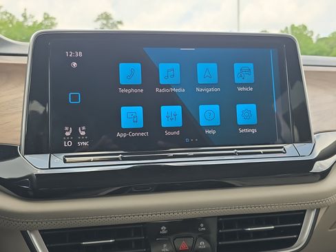 Certified 2026 Volkswagen Atlas SE w/ Panoramic Sunroof Package FWD image 23