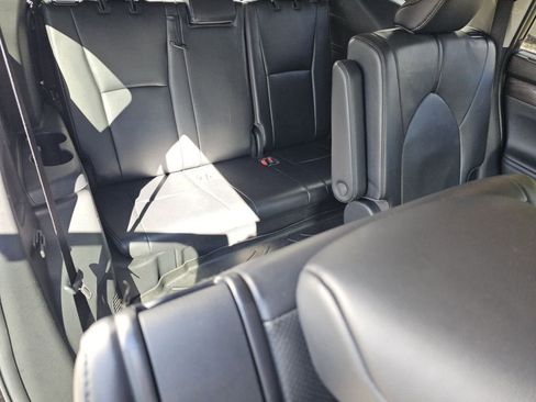 Used 2022 Toyota Highlander Limited image 5