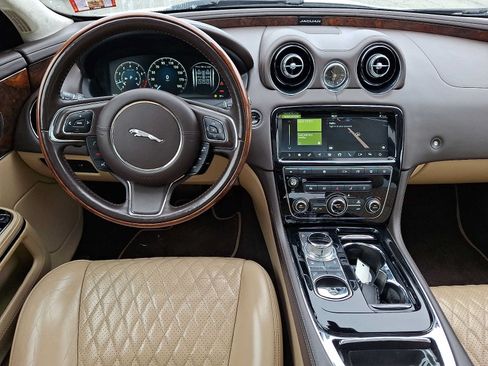 Used 2019 Jaguar XJ AWD image 11