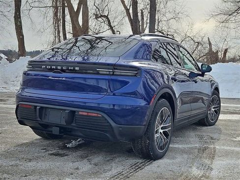 Used 2025 Porsche Macan 4S Electric image 7
