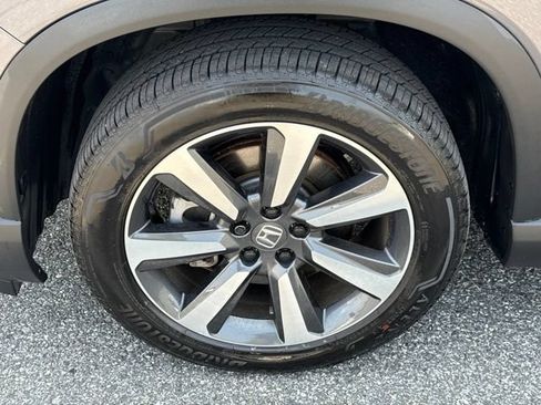 Certified 2025 Honda Pilot Touring image 28