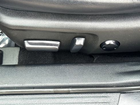 Used 2017 Toyota Camry SE w/ Moonroof Package FWD image 47