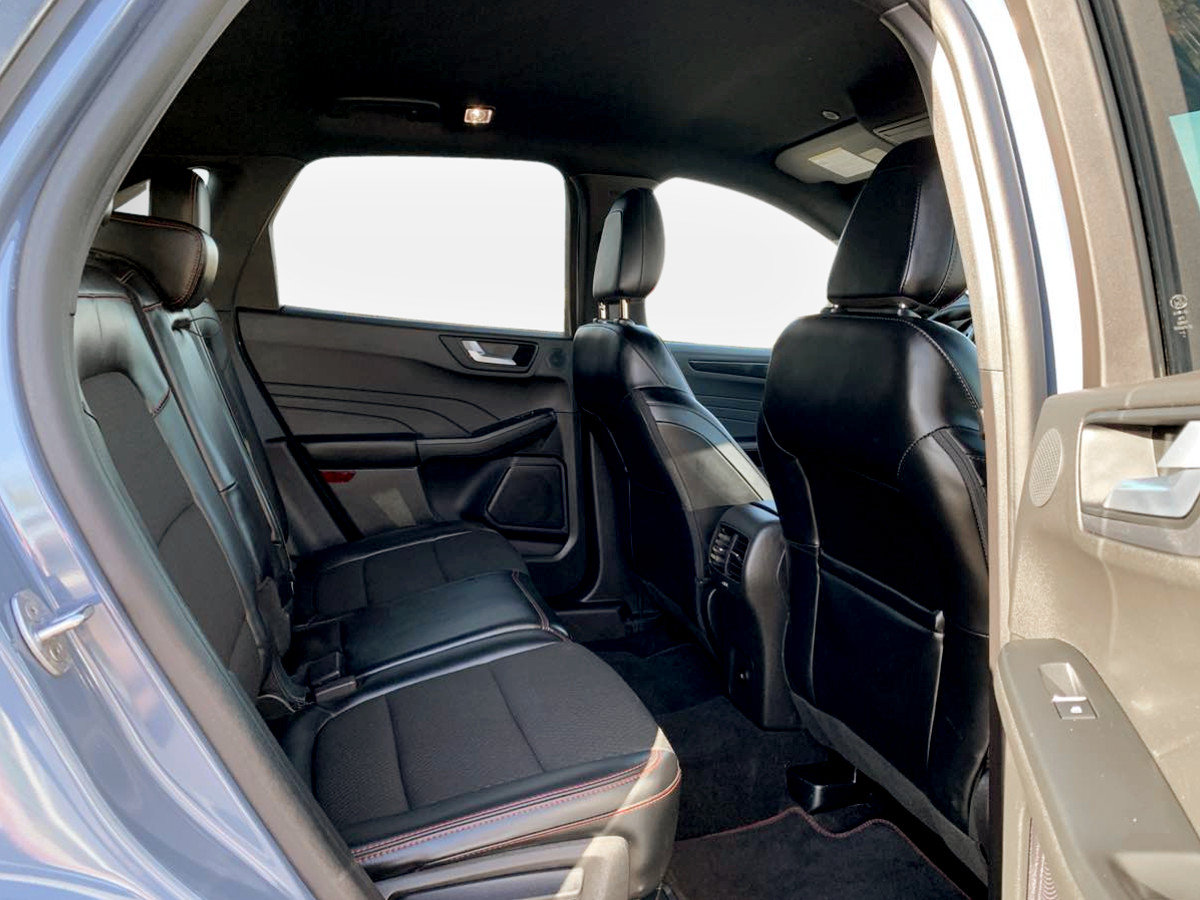Used 2023 Ford Escape ST-Line Select w/ Tech Pack #2 AWD/4WD image 19