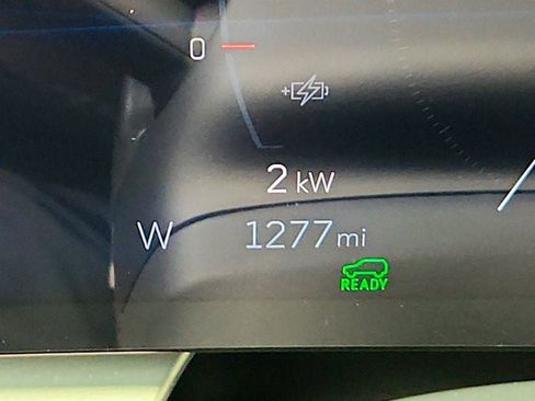 Used 2025 Cadillac Lyriq Luxury AWD/4WD image 14
