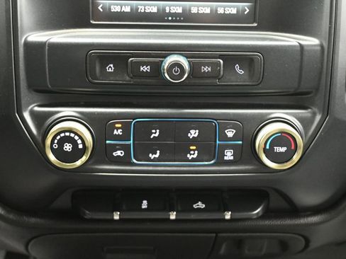 Used 2018 Chevrolet Silverado 1500 Custom w/ Custom Value Package RWD image 19