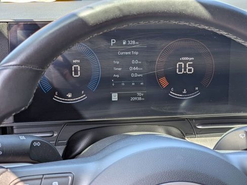 Used 2025 Hyundai Kona SEL FWD image 19