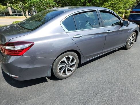 Used 2016 Honda Accord EX image 13