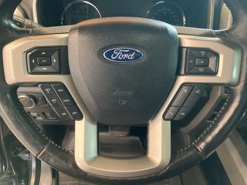 Used 2018 Ford F150 Lariat w/ Equipment Group 502A Luxury AWD/4WD image 20