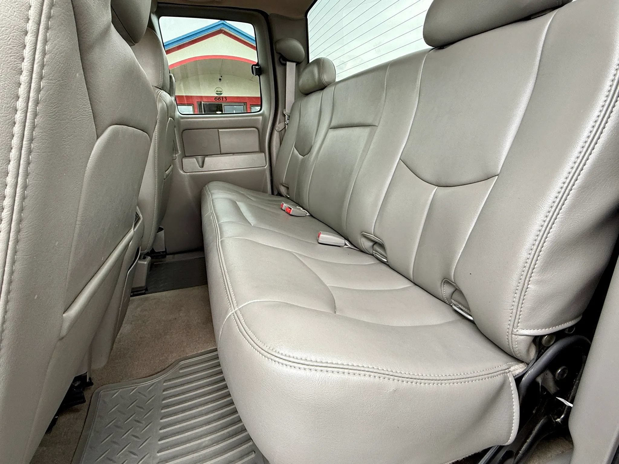 Used 2005 Chevrolet Silverado 2500 LT w/ Heavy-Duty Power Package AWD/4WD image 14