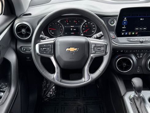 Used 2025 Chevrolet Blazer LT FWD image 16