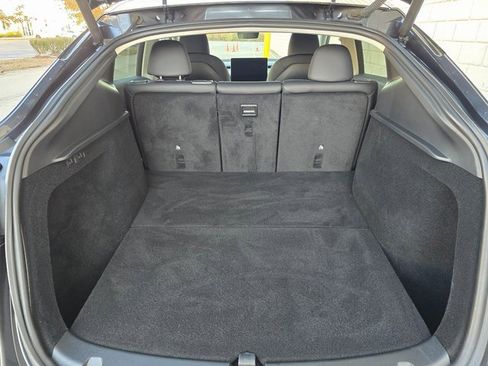 Used 2024 Tesla Model Y 2WD image 38