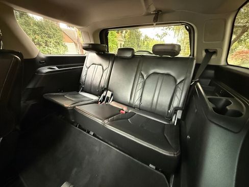 Used 2018 Ford Expedition Platinum AWD/4WD image 14
