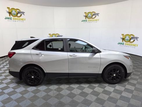 Used 2020 Chevrolet Equinox LS w/ LS Convenience Package FWD image 11