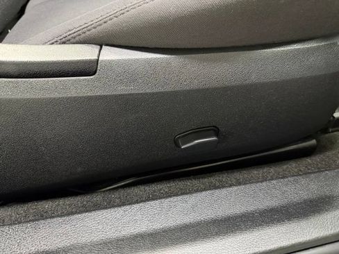 Used 2012 Chrysler 200 Touring FWD image 25