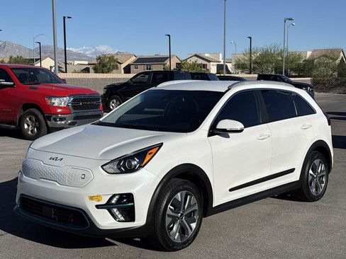 Used 2022 Kia Niro EX image 5