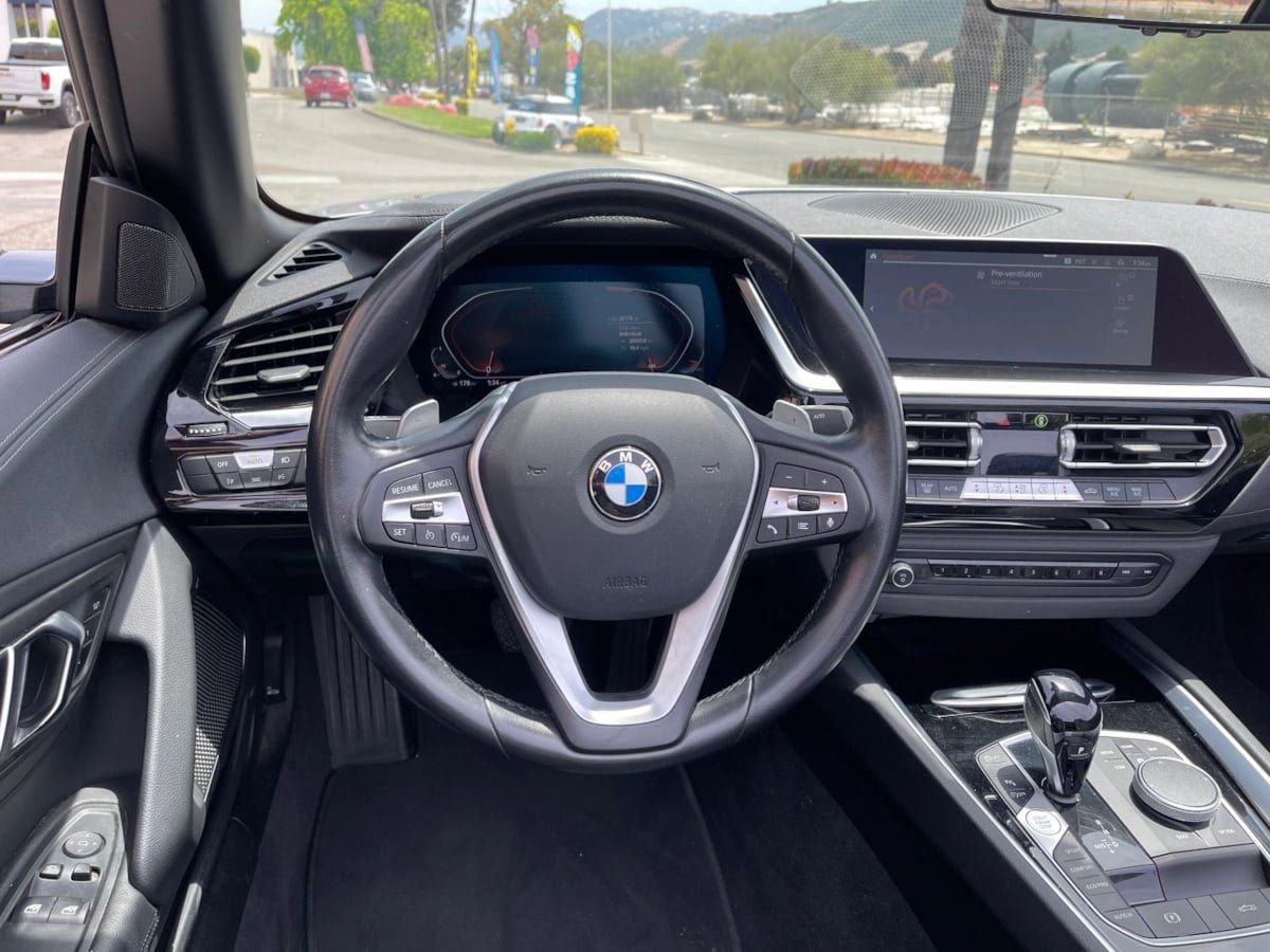 Used 2022 BMW Z4 sDrive30i w/ Driving Assistance Package RWD image 11