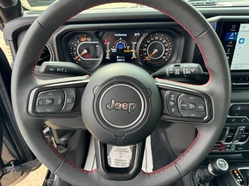 Used 2024 Jeep Wrangler Unlimited Rubicon AWD/4WD image 37
