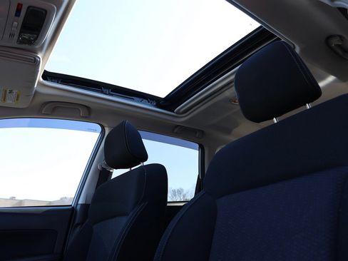 Used 2017 Subaru Forester 2.5i Premium w/ All-Weather Package image 20