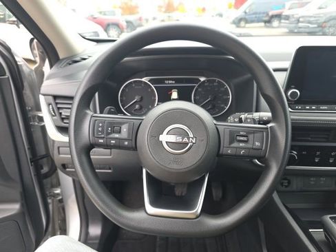 Used 2024 Nissan Rogue S AWD/4WD image 13