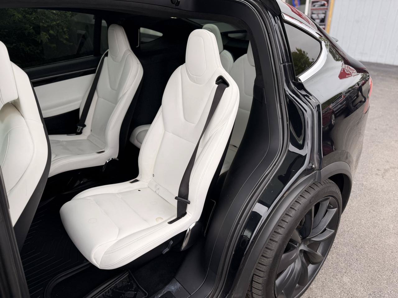 Used 2017 Tesla Model X 75D AWD/4WD image 32