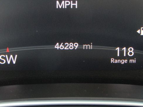 Used 2025 Chrysler Pacifica Limited FWD image 31