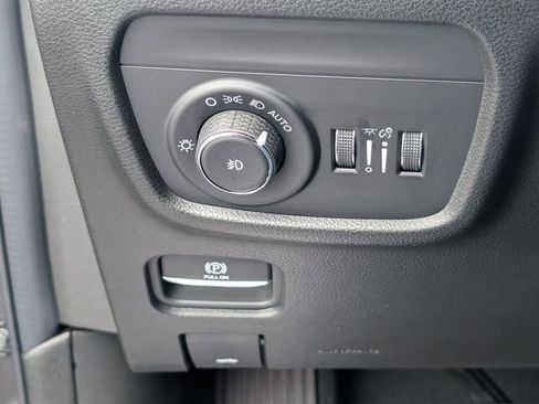 New 2025 Jeep Grand Cherokee Overland w/ Luxury Tech Group IV image 15