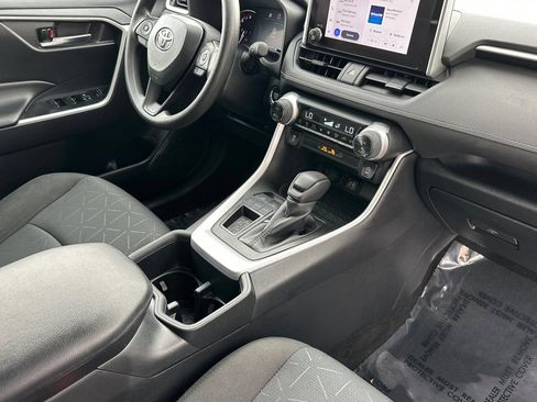 Used 2024 Toyota RAV4 XLE FWD image 19