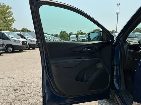 Used 2023 Chevrolet Equinox RS AWD/4WD image 11