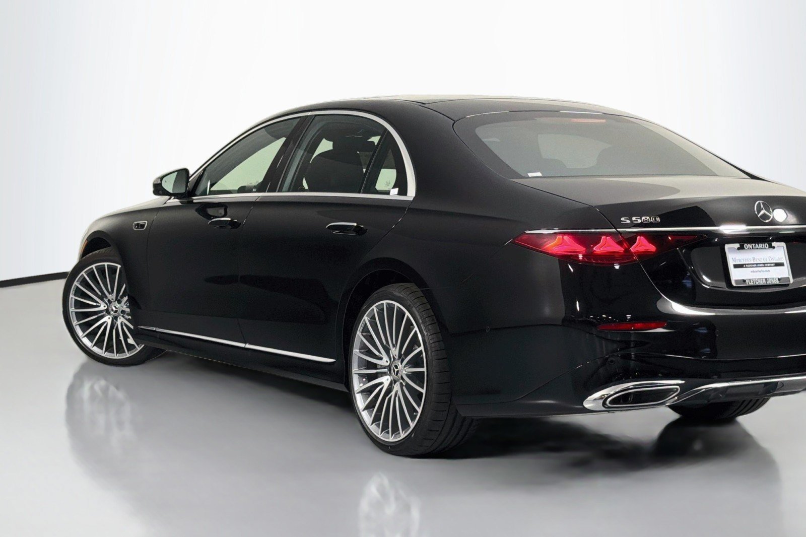 New 2027 Mercedes-Benz S 580 4MATIC Sedan image 16