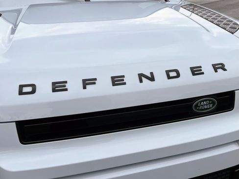 Used 2023 Land Rover Defender 110 image 59