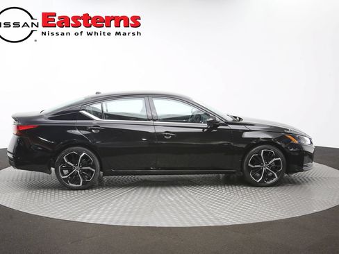 Used 2023 Nissan Altima 2.5 SR FWD image 43