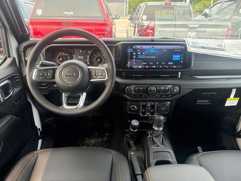 New 2026 Jeep Wrangler Unlimited Sahara AWD/4WD image 19