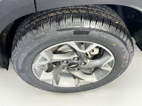 Used 2024 Chevrolet Trax LT w/ LT Convenience Package image 29