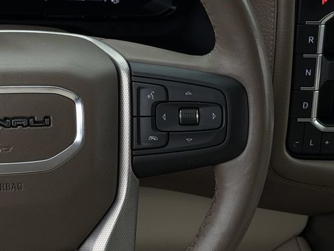 Used 2022 GMC Yukon Denali AWD/4WD image 15
