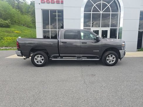Certified 2025 RAM 2500 Big Horn AWD/4WD image 7