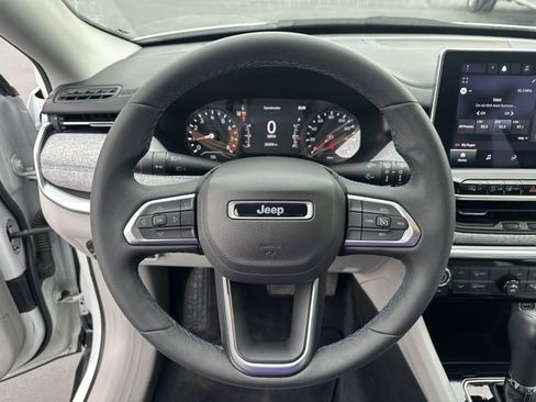 Used 2022 Jeep Compass Latitude image 6