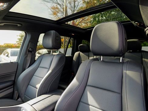 Used 2025 Mercedes-Benz GLS 450 4MATIC image 22