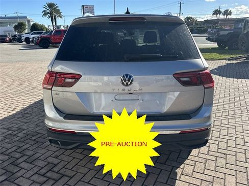 Certified 2022 Volkswagen Tiguan SE image 7