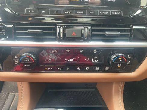 Used 2025 Nissan Pathfinder Platinum w/ Cargo Package AWD/4WD image 19
