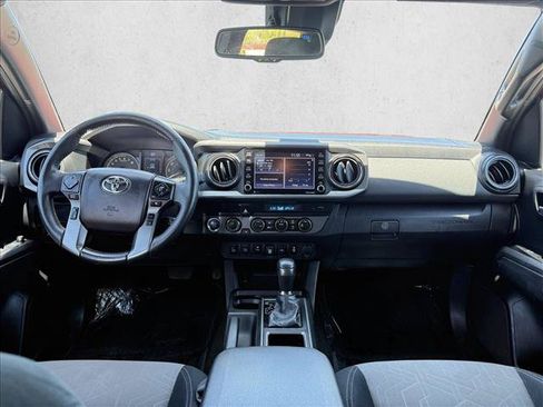 Used 2021 Toyota Tacoma TRD Off-Road w/ Technology Package AWD/4WD image 14