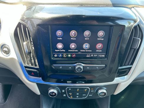 Used 2022 Chevrolet Traverse LS AWD/4WD image 17