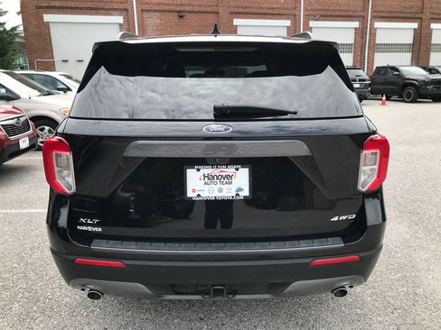 Used 2022 Ford Explorer XLT w/ Equipment Group 202A AWD/4WD image 7