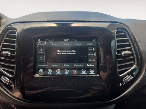 Used 2019 Jeep Compass Latitude FWD image 24