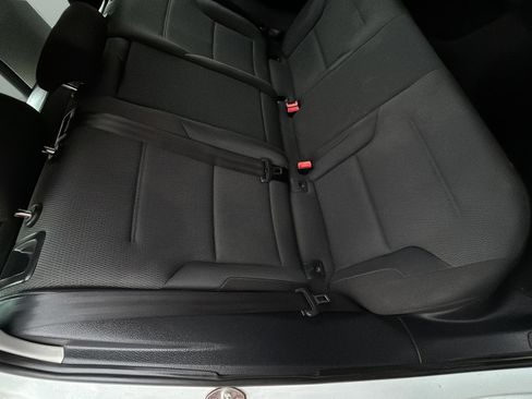 Used 2019 Volkswagen Golf S image 39