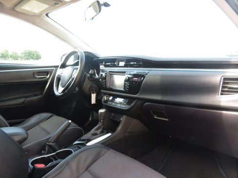 Used 2016 Toyota Corolla S w/ Body Protection Package #1 FWD image 28