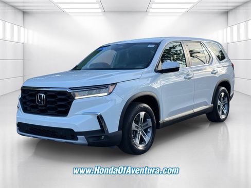 Certified 2025 Honda Pilot EX-L image 3