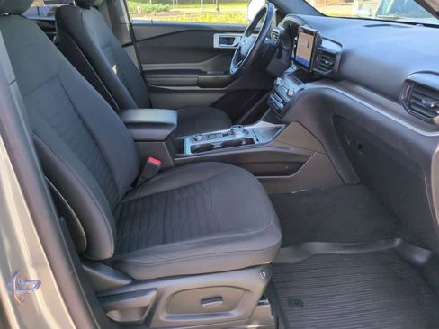 Used 2020 Ford Explorer XLT w/ Class III Trailer Tow Package image 21